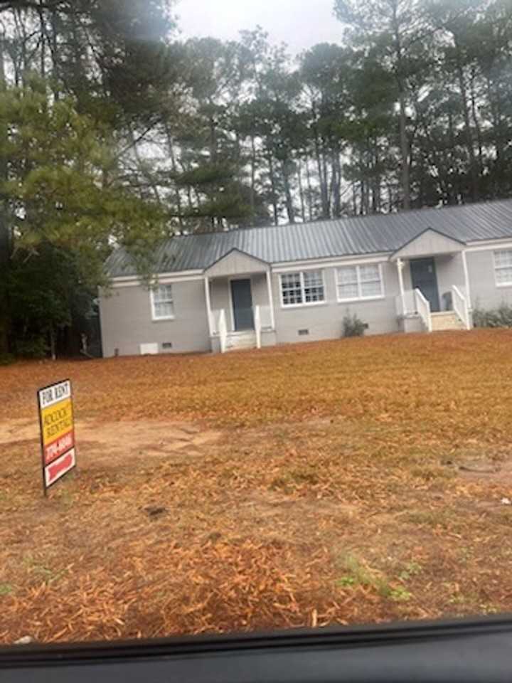 706 North Horner Boulevard - Photo 2 of 15