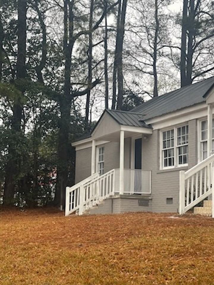 706 North Horner Boulevard - Photo 3 of 15