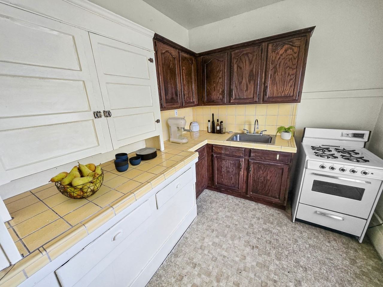 1288 West 23rd Street - Photo 7 of 10