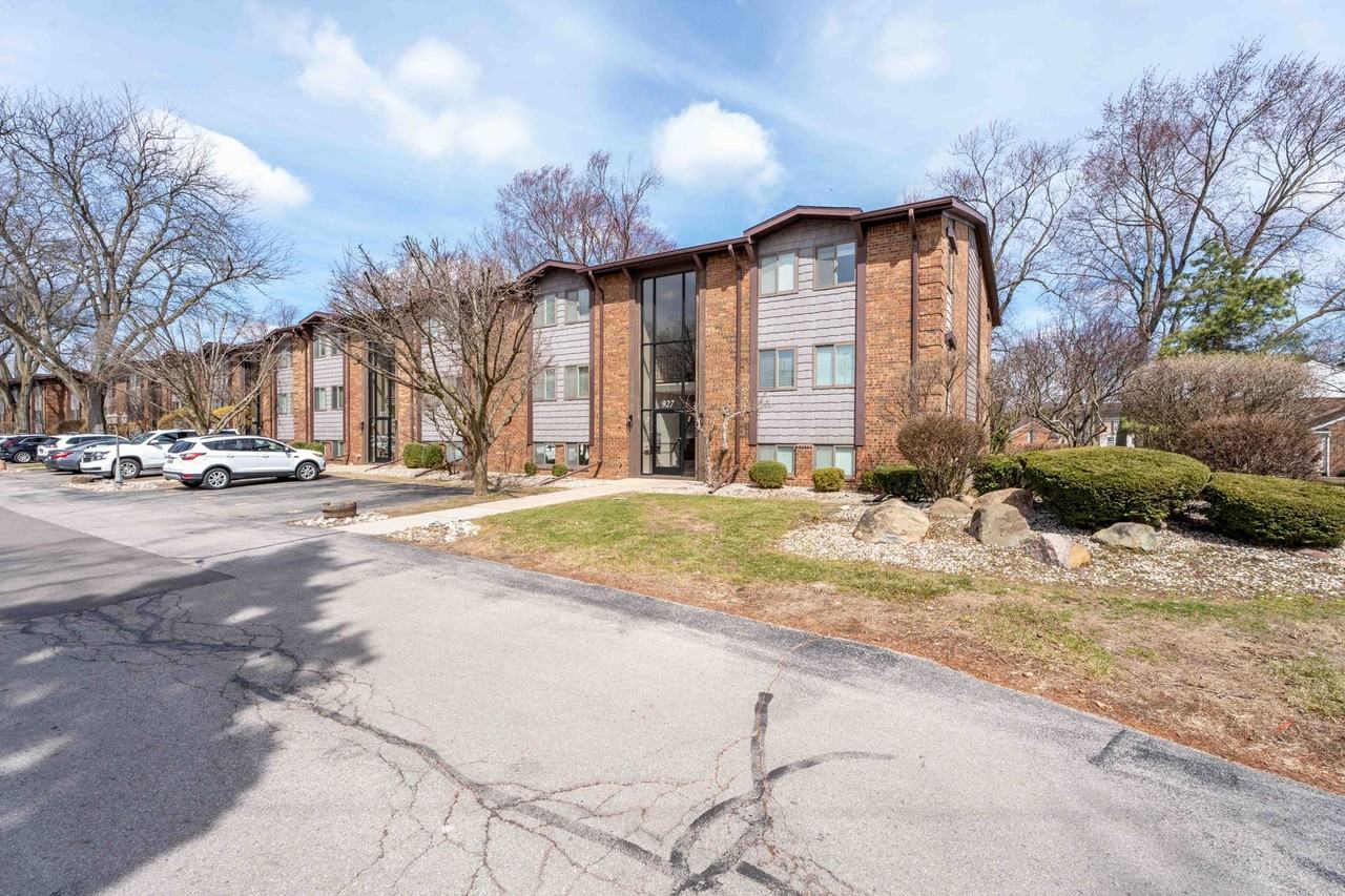 ONE11 RESIDENCES - MONROE - Photo 2 of 19