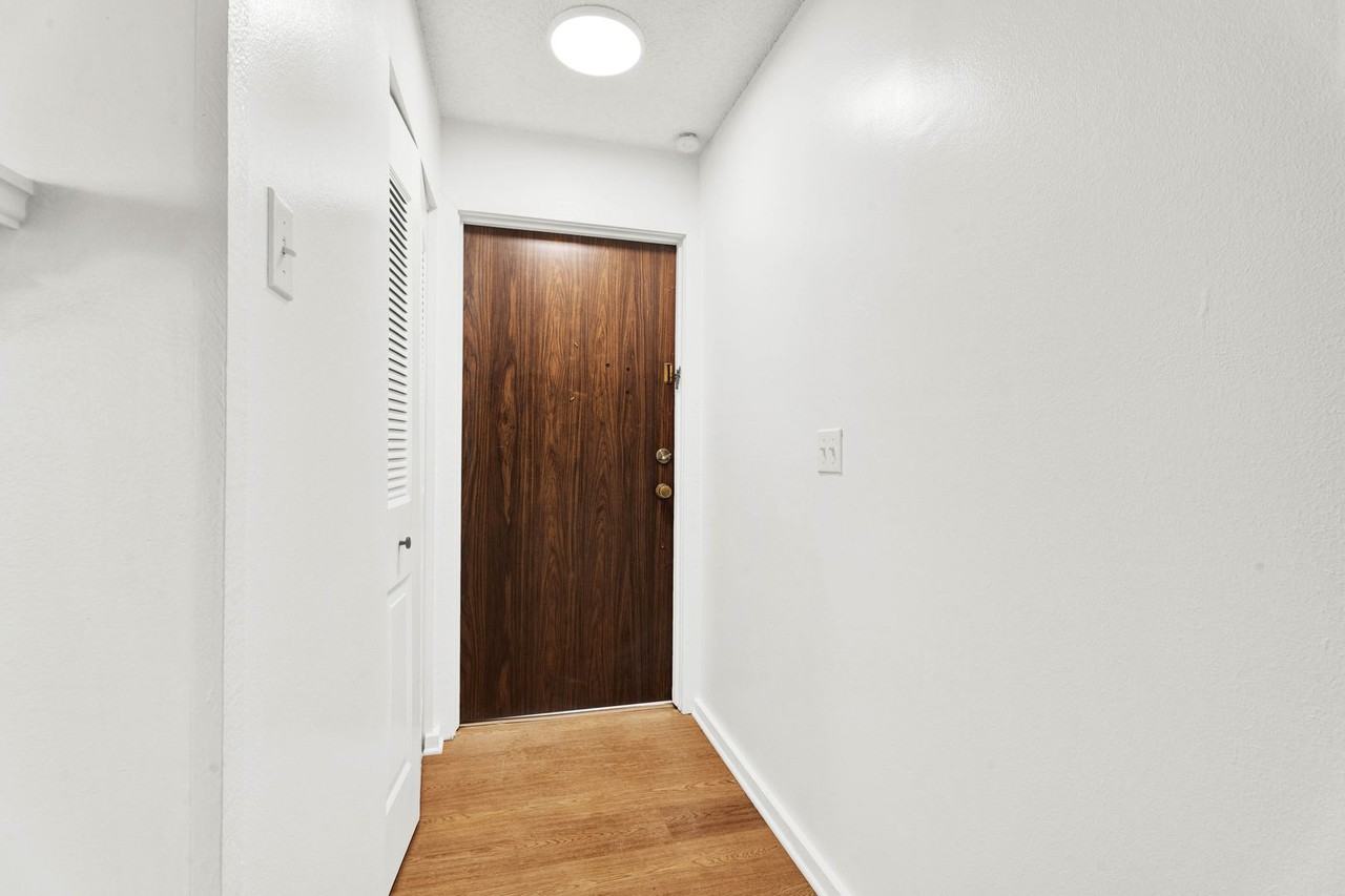 ONE11 RESIDENCES - MONROE - Photo 7 of 19