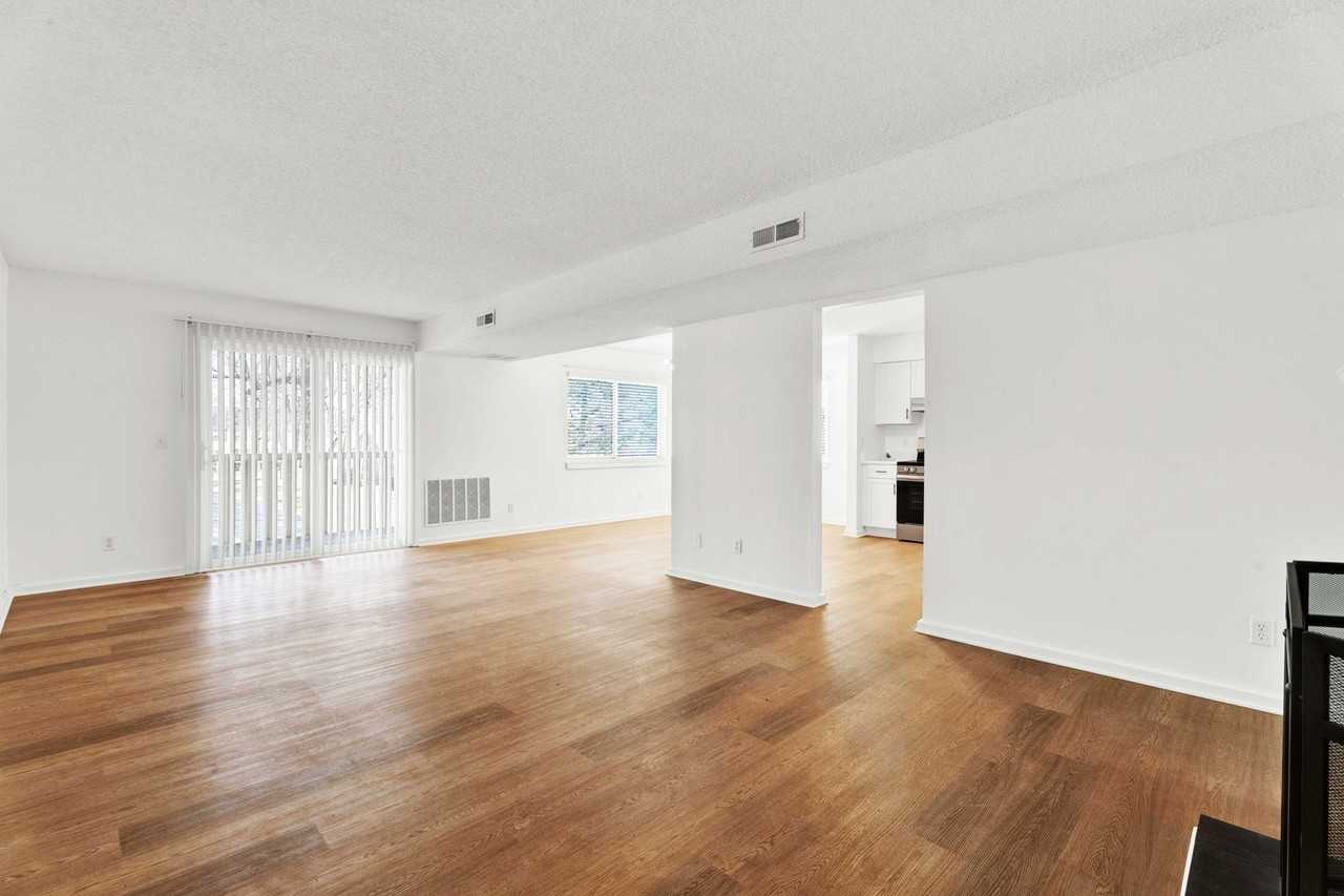 ONE11 RESIDENCES - MONROE - Photo 4 of 18