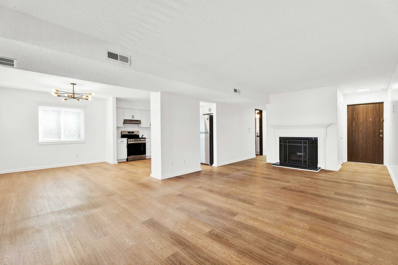 ONE11 RESIDENCES - MONROE - Photo 5 of 18