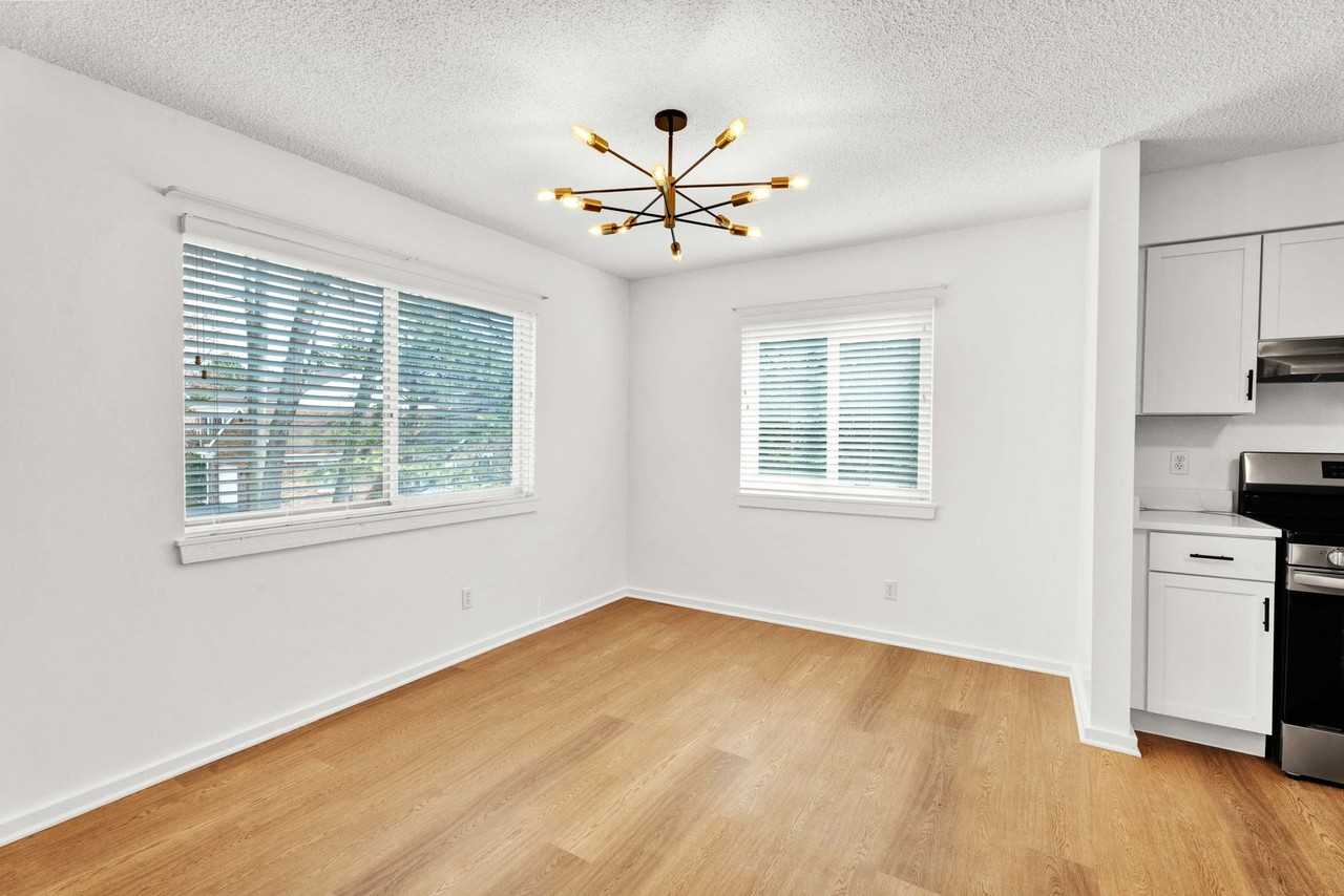 ONE11 RESIDENCES - MONROE - Photo 7 of 18