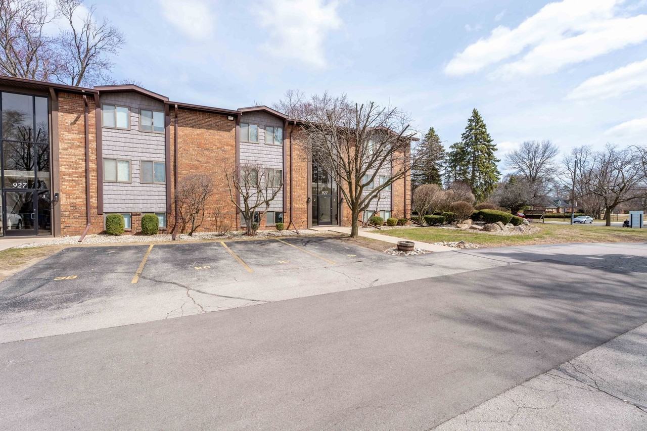 ONE11 RESIDENCES - MONROE - Photo 4 of 25