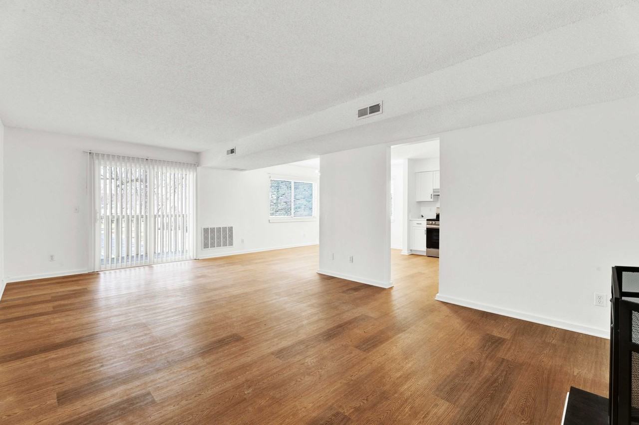 ONE11 RESIDENCES - MONROE - Photo 7 of 25