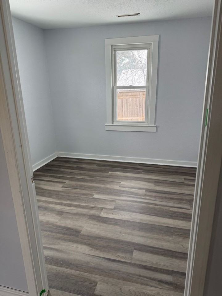 2304 Clark St - Photo 6 of 19