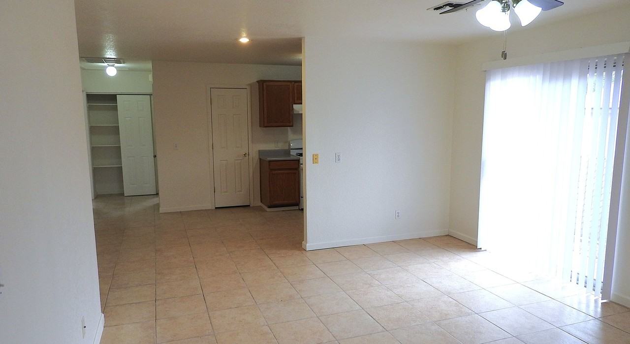 3243 N Lomalai St - Photo 4 of 20