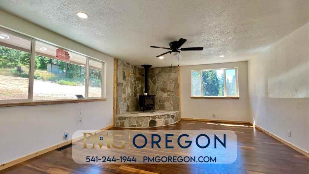 4323 Galice Rd - Photo 2 of 13