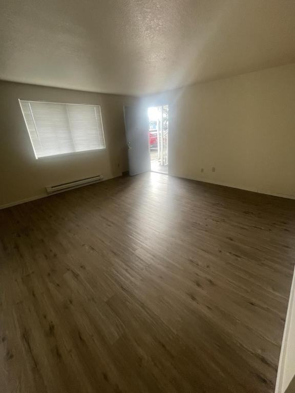 580 Schetter Avenue - Photo 3 of 6