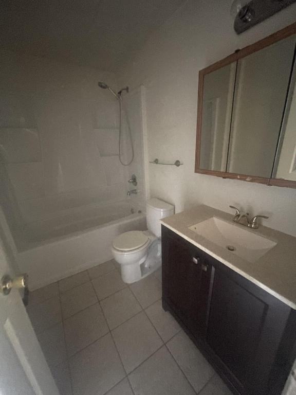 580 Schetter Avenue - Photo 4 of 6