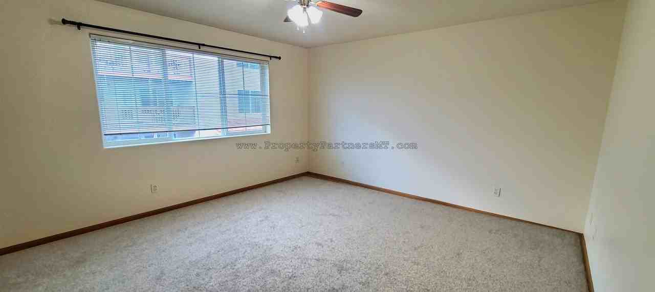 101 N Shore Dr - Photo 2 of 17