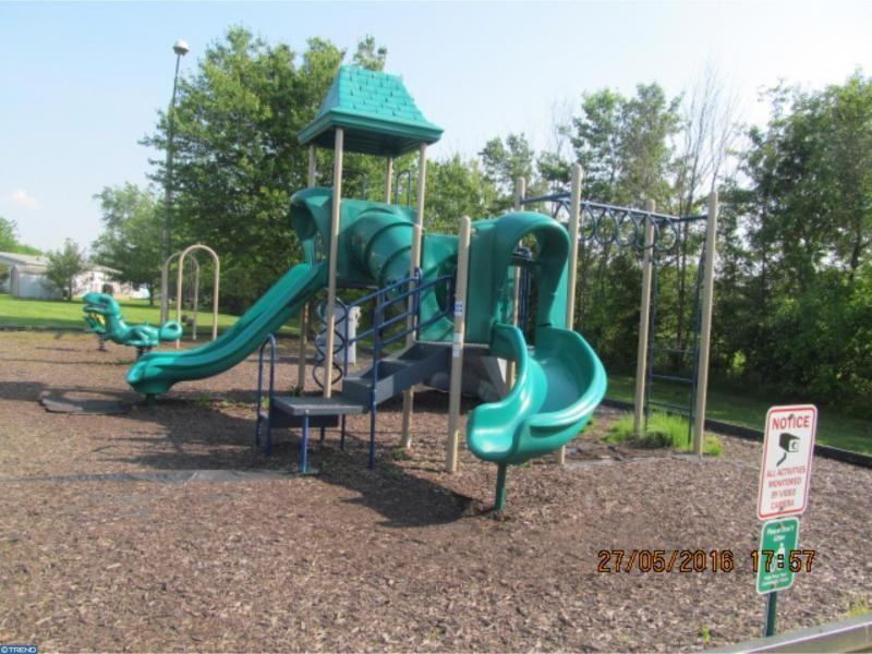 103 Beth Pl - Photo 3 of 40