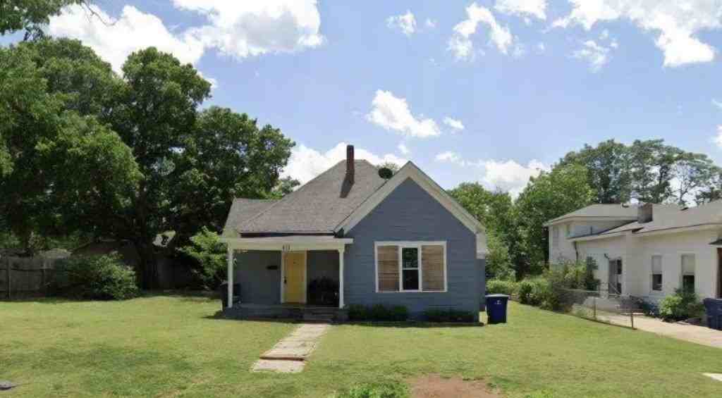 East Washington Avenue - Photo 2 of 9