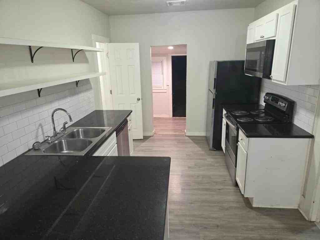 East Washington Avenue - Photo 6 of 9