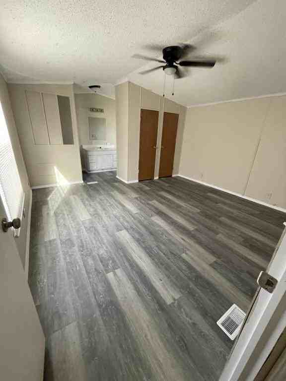 Quiet Lane - Photo 7 of 17