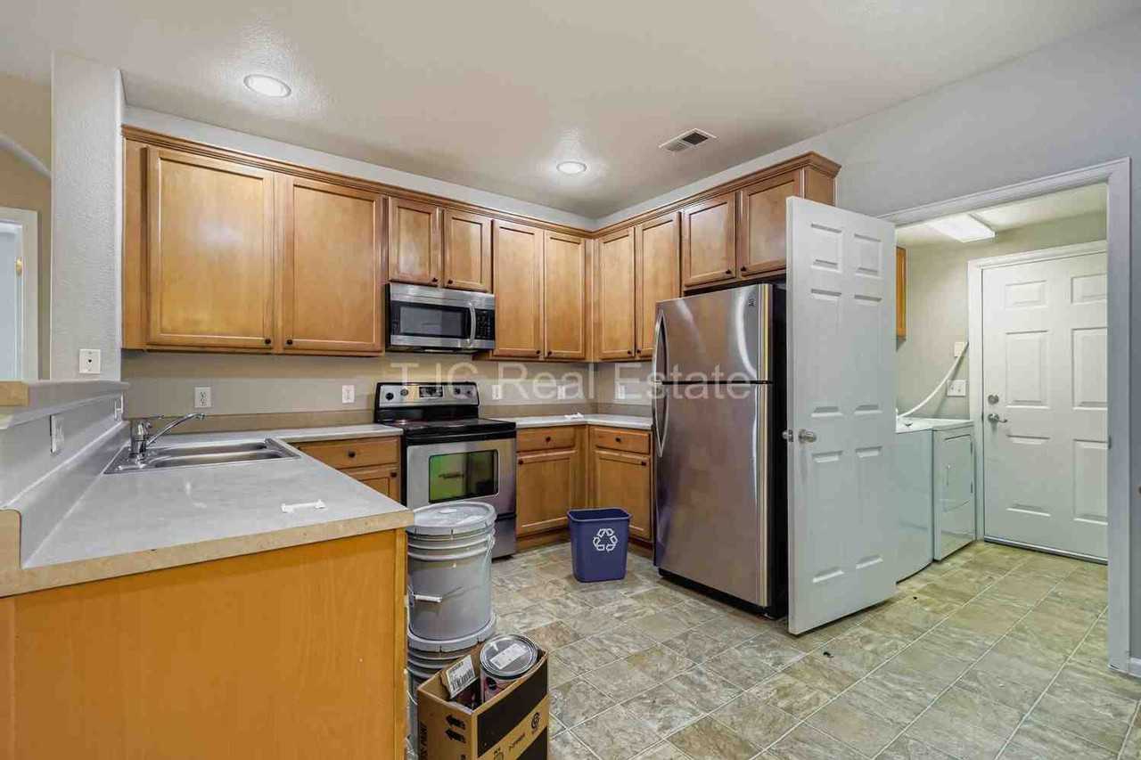 9042 East 24th Place - Photo 5 of 11