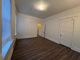 1125 W 11th Ave - 14 Unit - Photo 1 of 1