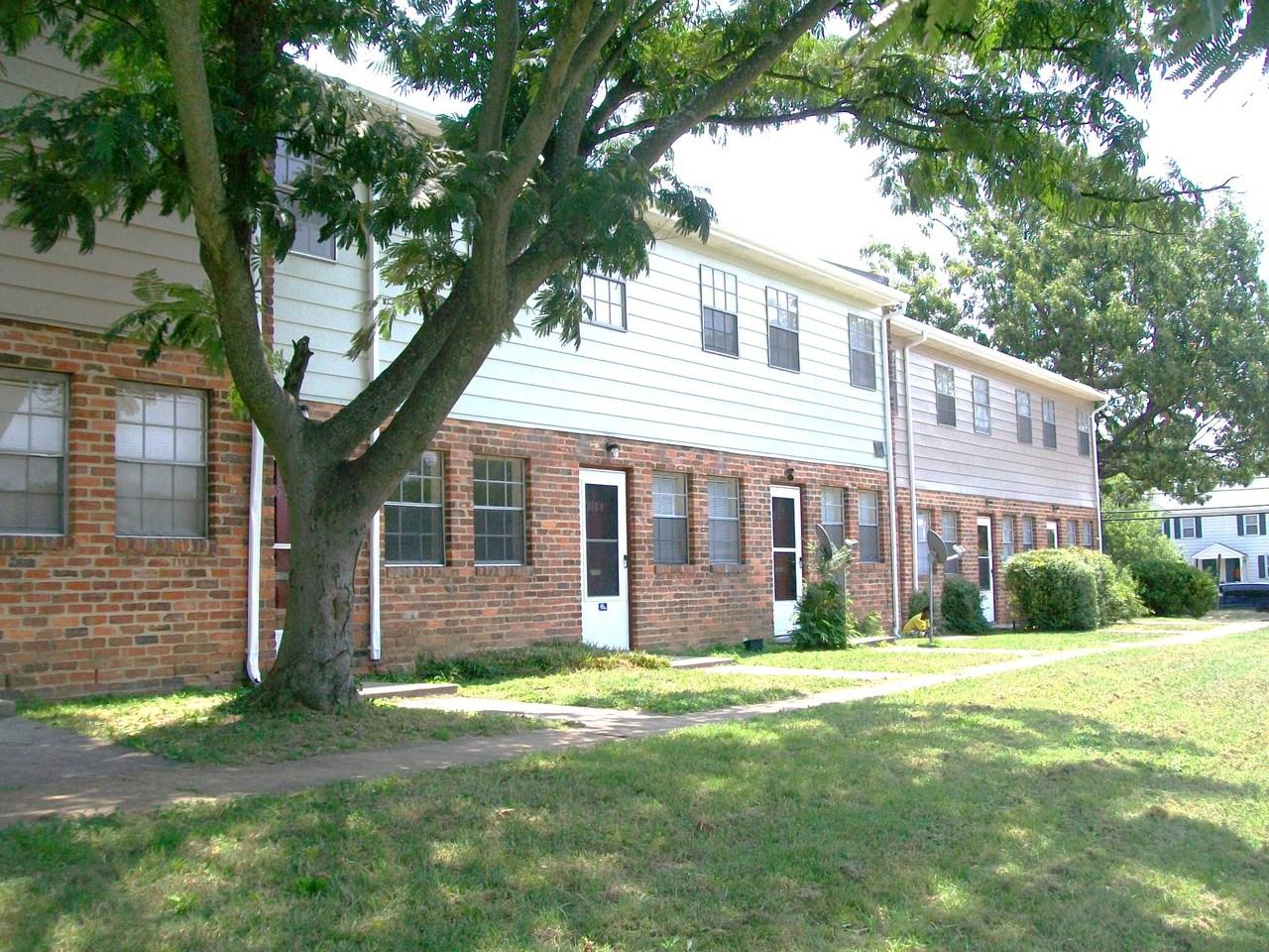 3521 Bolling Rd - Photo 7 of 13