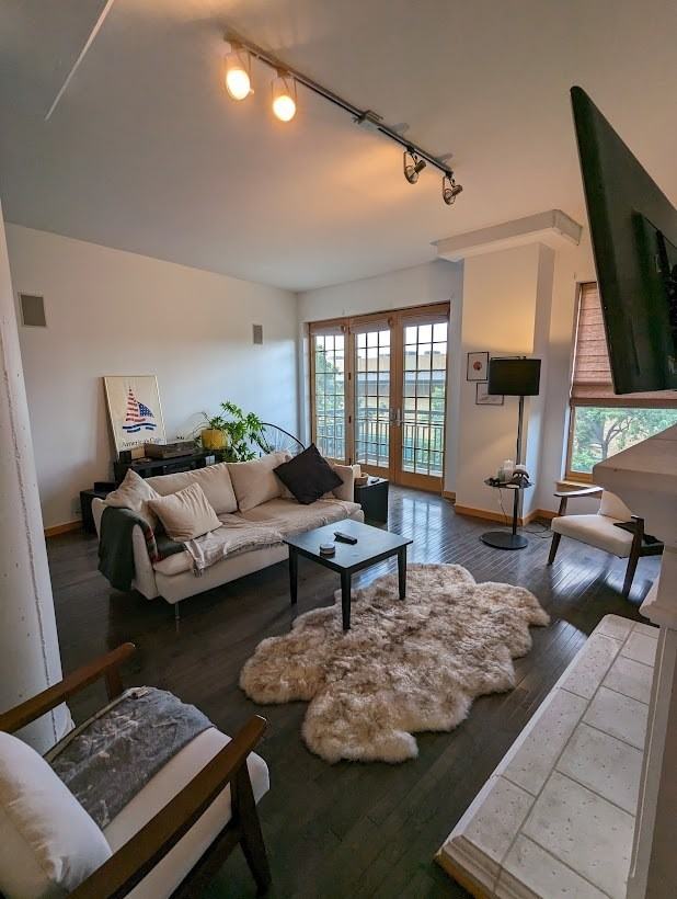 408 1st St N #305 - Photo 5 of 28