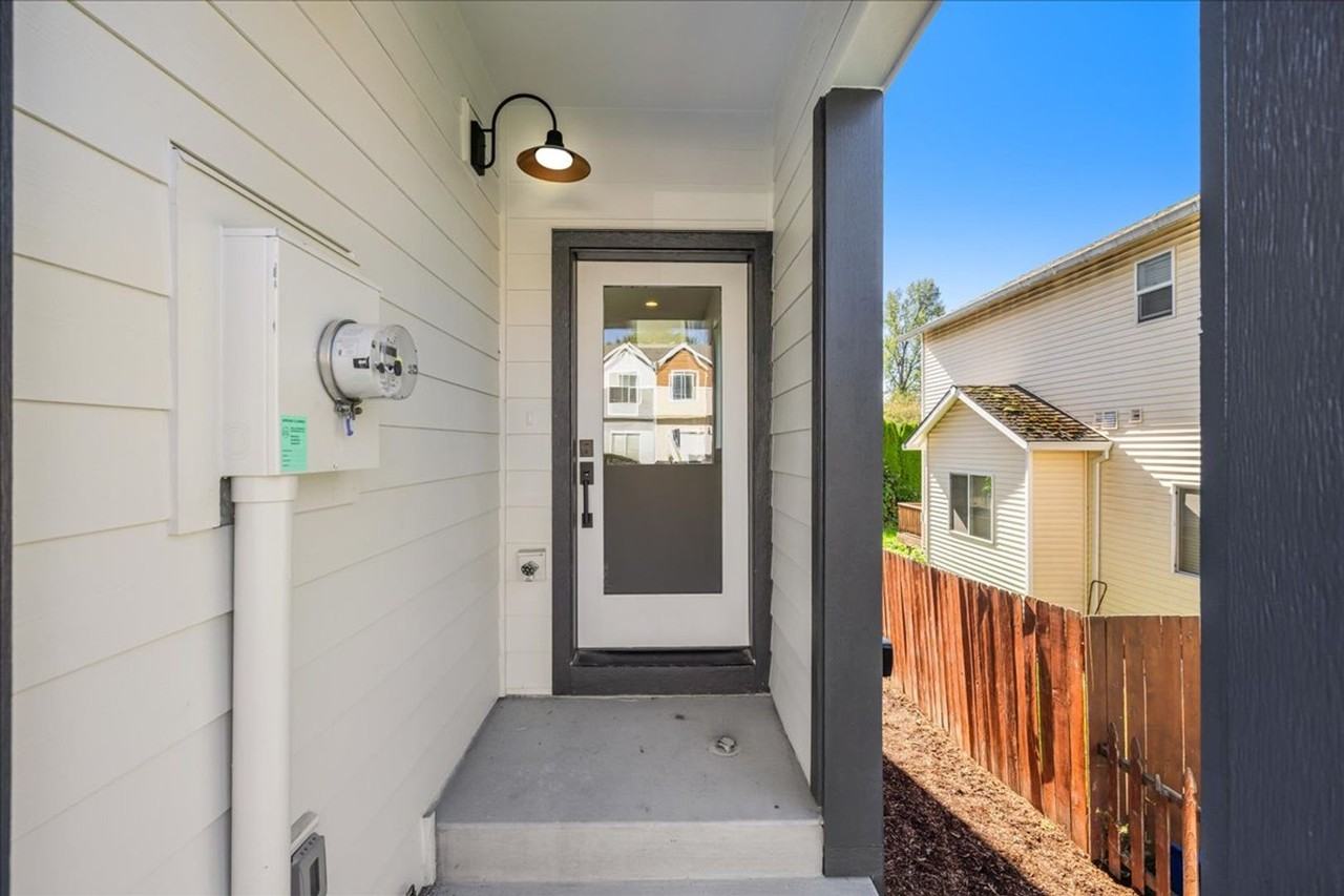 5860 Se 18th St - Photo 6 of 29