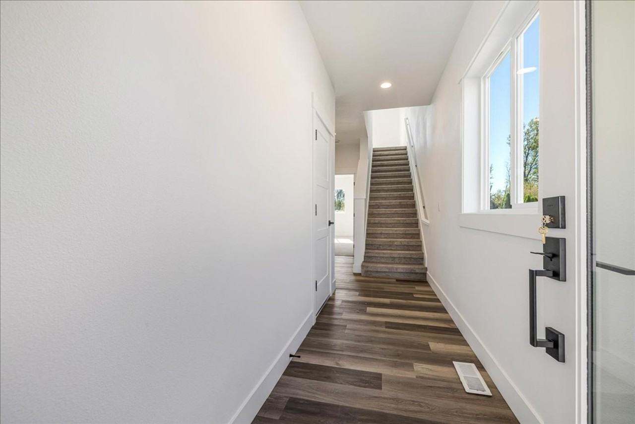 5860 Se 18th St - Photo 7 of 29