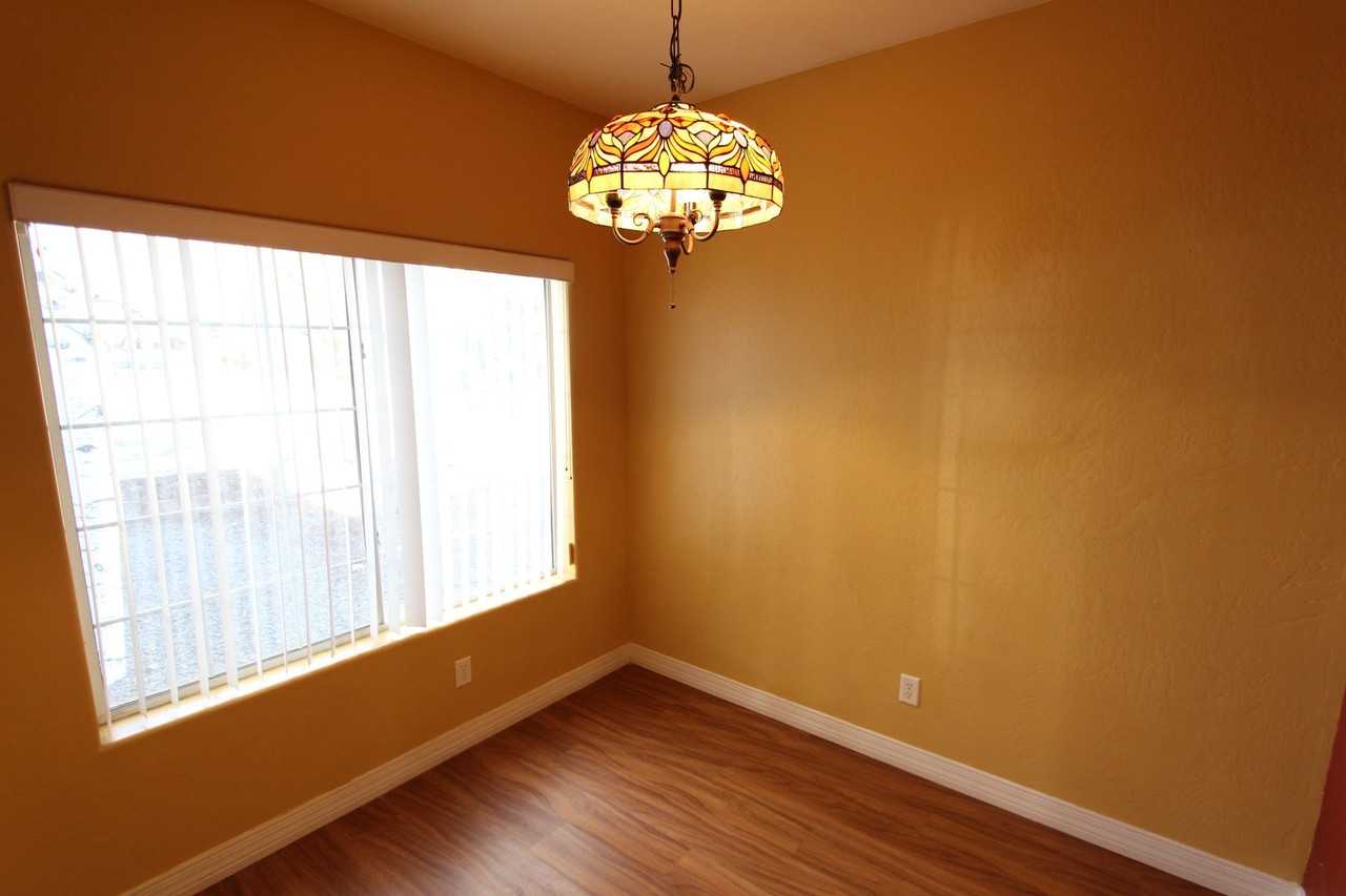 3250 S Litzler Dr - Photo 4 of 32