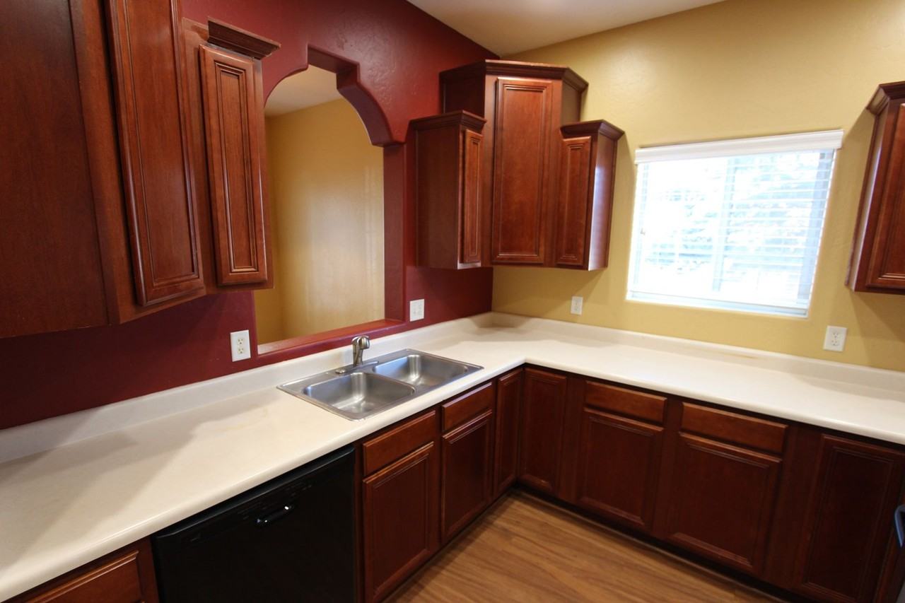 3250 S Litzler Dr - Photo 7 of 32