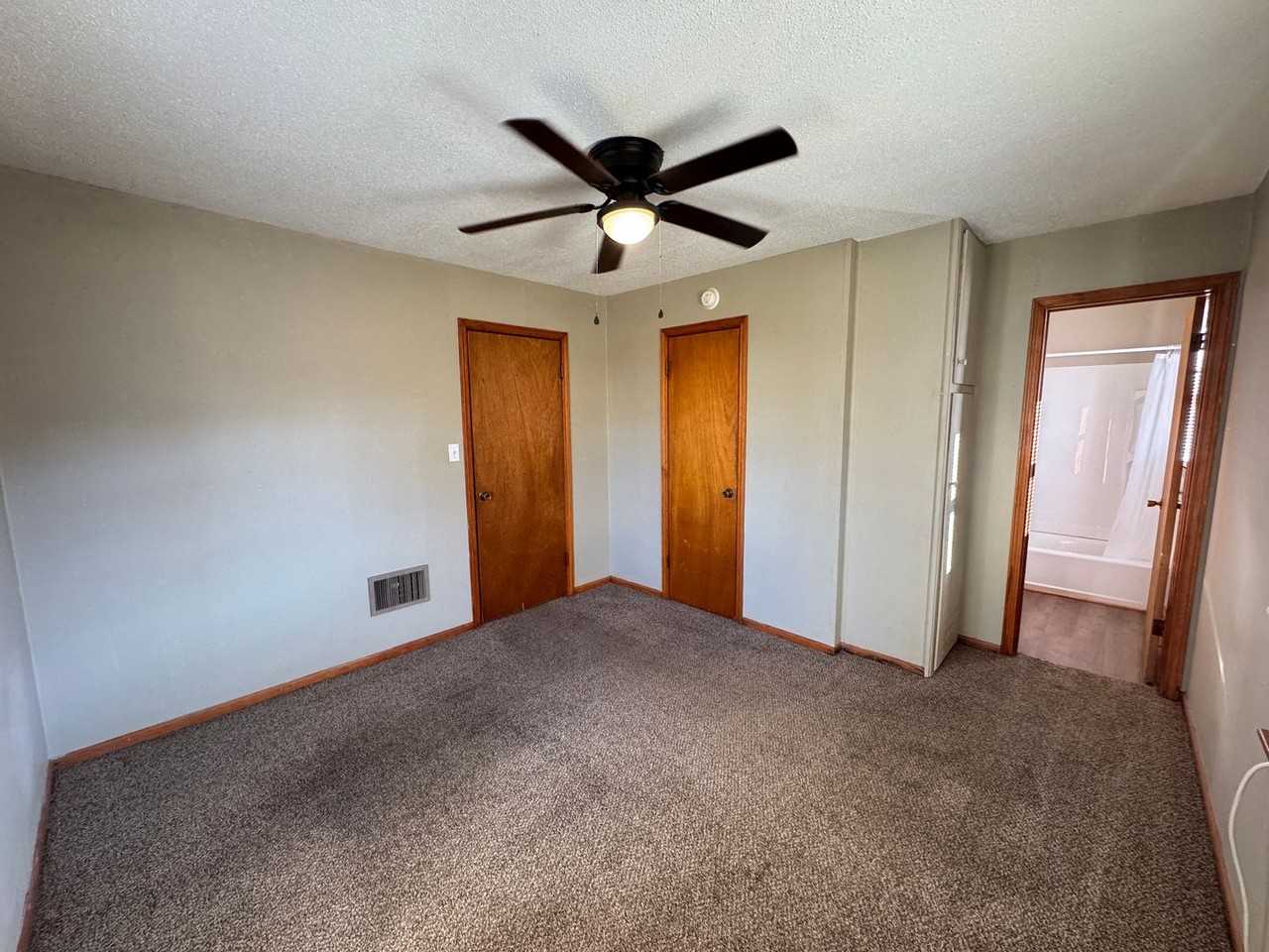 315 Jefferson St - Photo 7 of 9