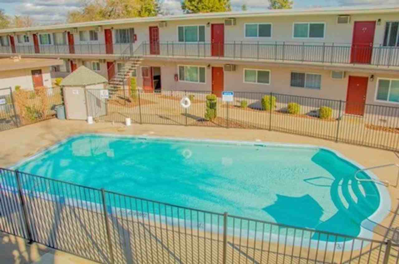 Hillcrest Apartments - Photo 2 of 17