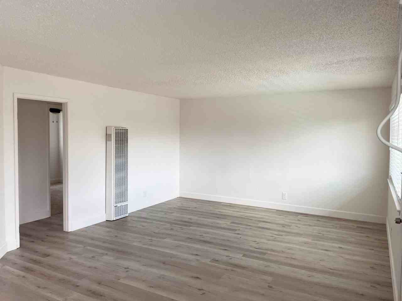 Hillcrest Apartments - Photo 3 of 17