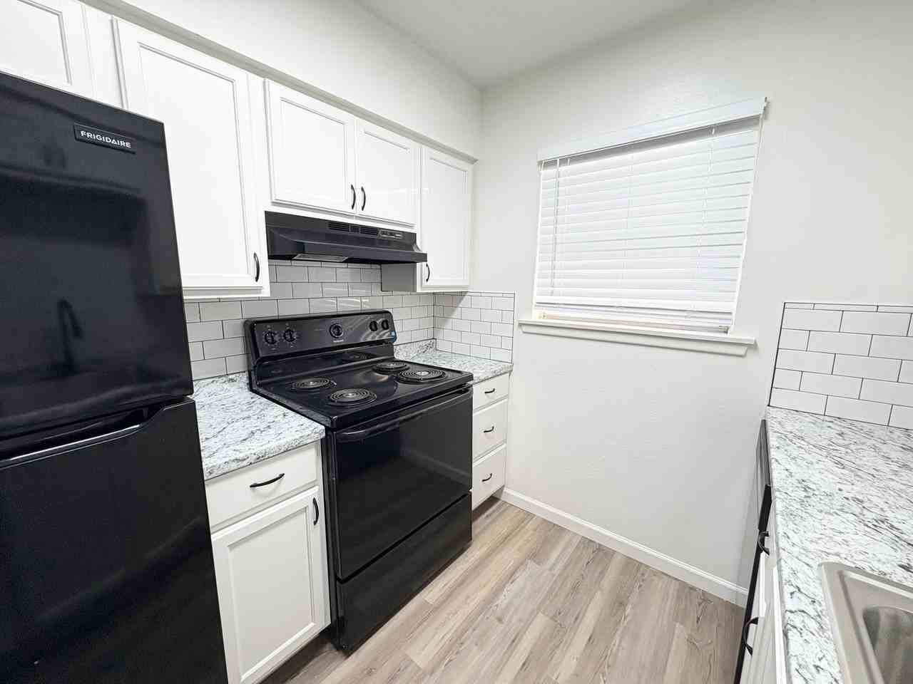 The Ranch by the Lake - Photo 5 of 8