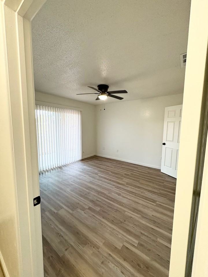 The Ranch by the Lake - Photo 7 of 8