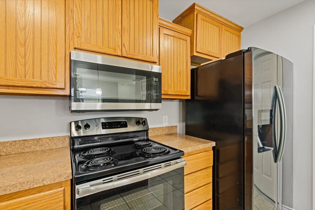 1013 Tesoro Run - Photo 4 of 31