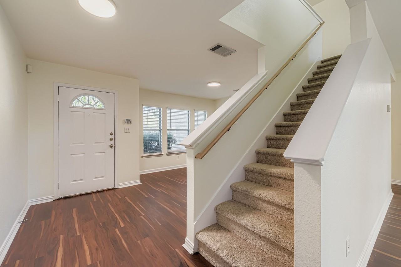 8046 Thaxton Road - Photo 4 of 27