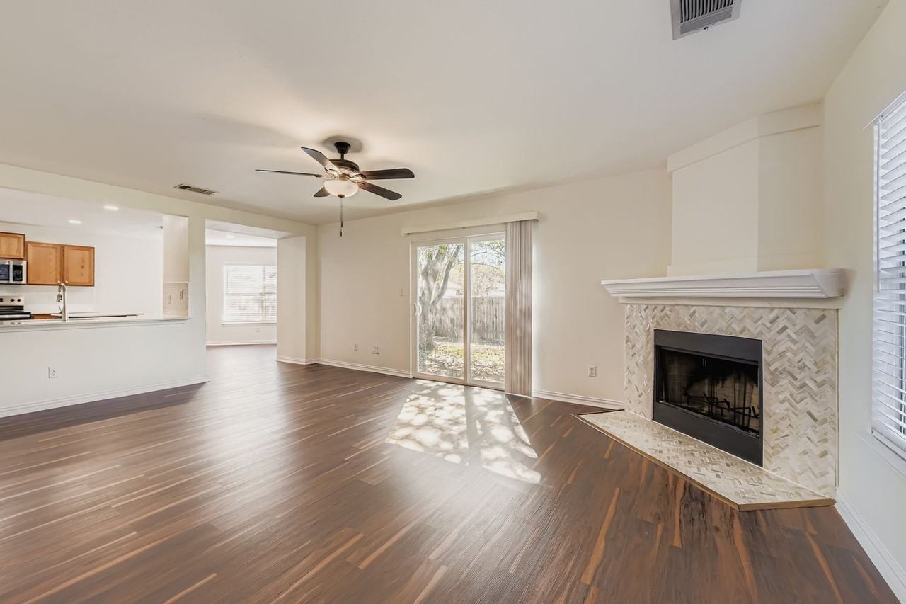 8046 Thaxton Road - Photo 5 of 27