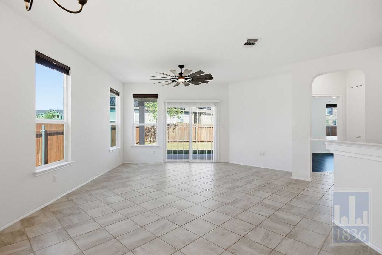 408 Lynwood Gold Way - Photo 6 of 48