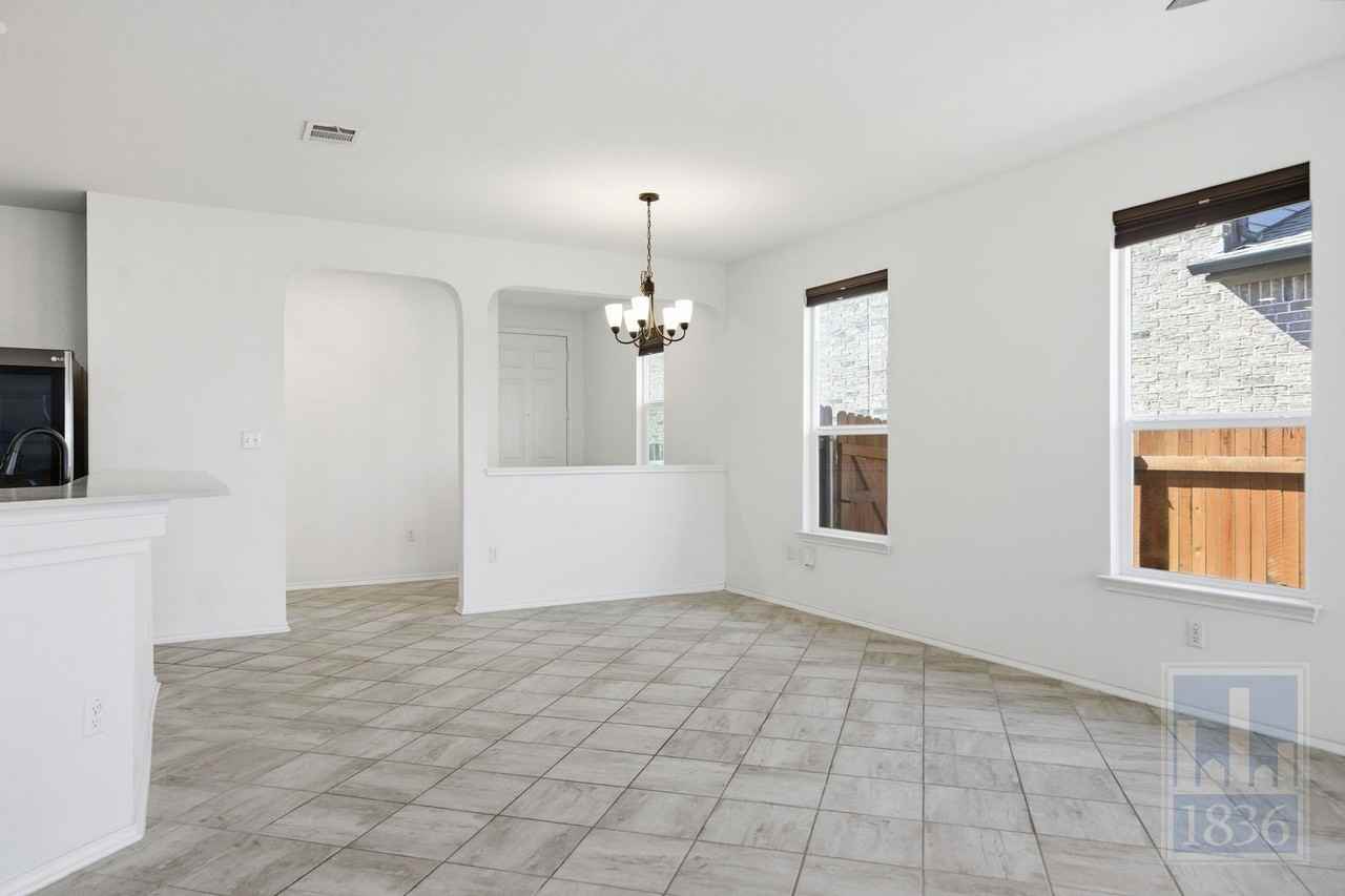 408 Lynwood Gold Way - Photo 7 of 48