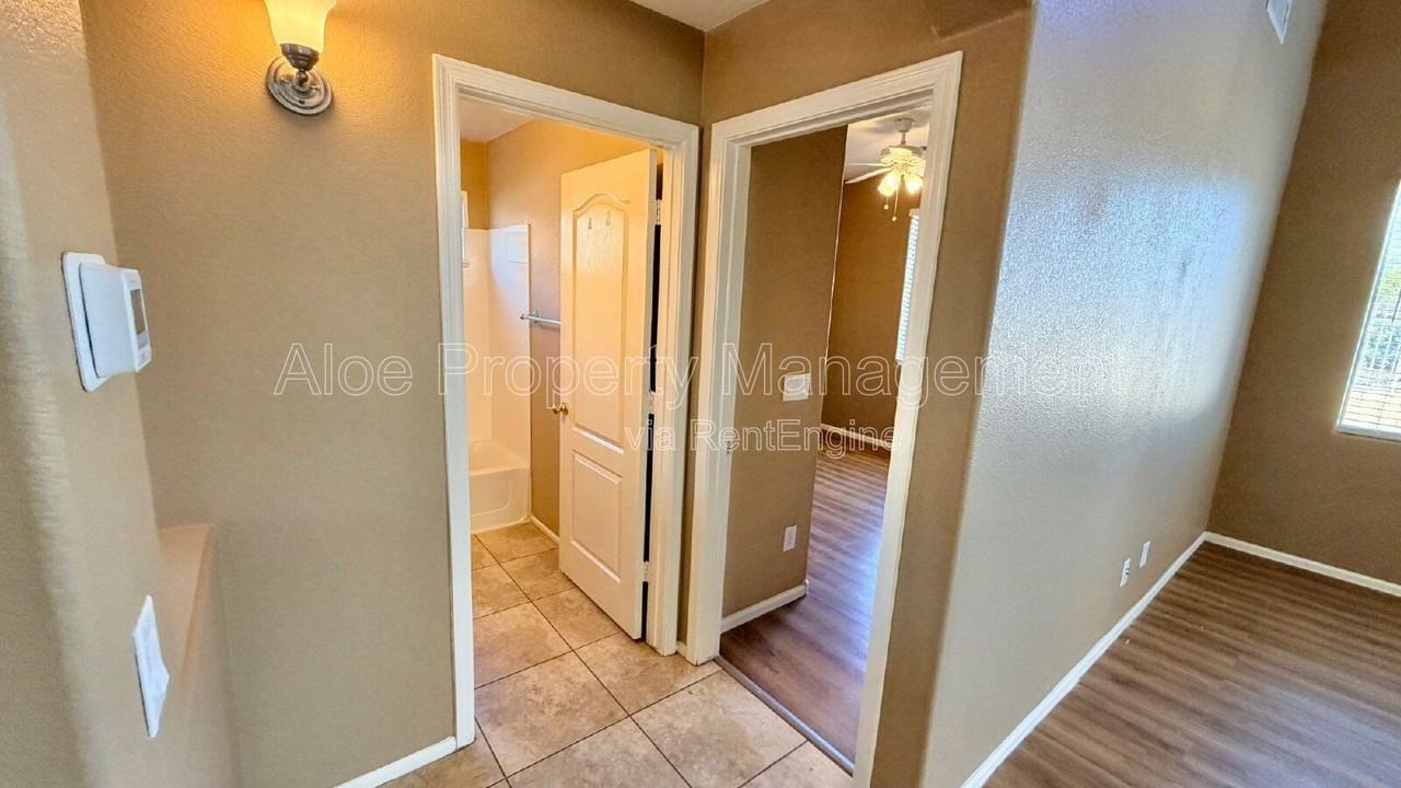 21549 N Backus Dr - Photo 4 of 28