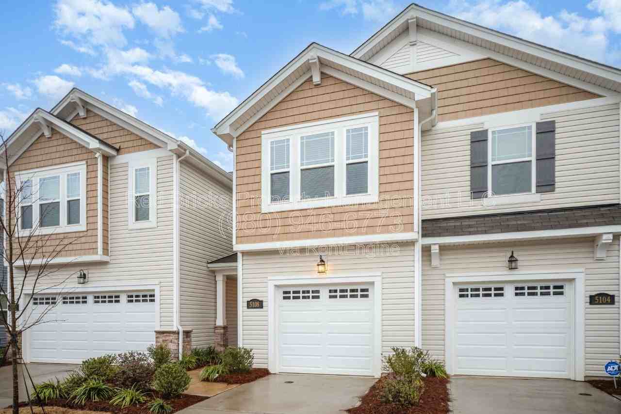 5108 Carrick St - Photo 5 of 31