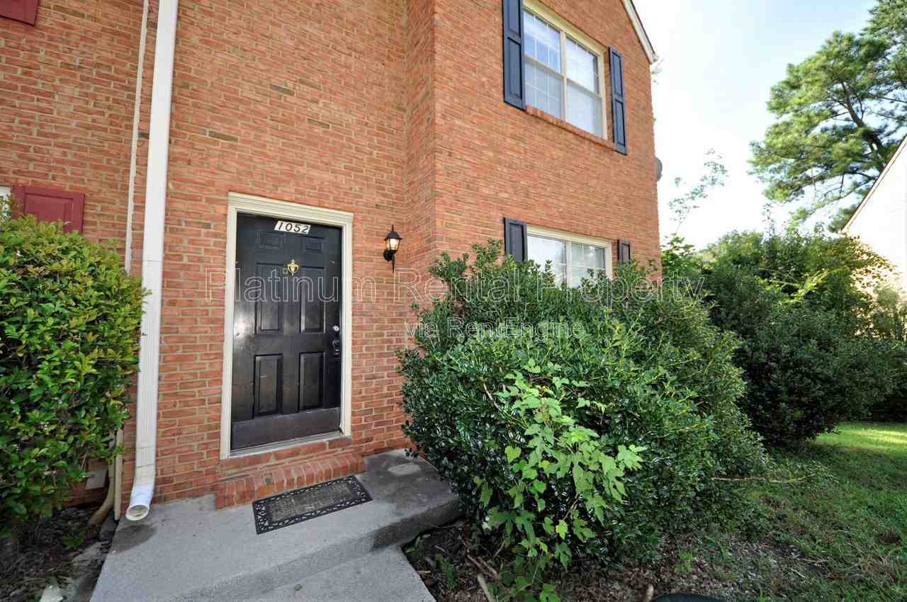 1052 Westfield Trce Se - Photo 2 of 32