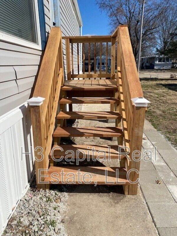 524 Chickadee St - Photo 3 of 21