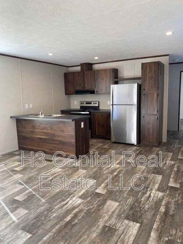 524 Chickadee St - Photo 4 of 21