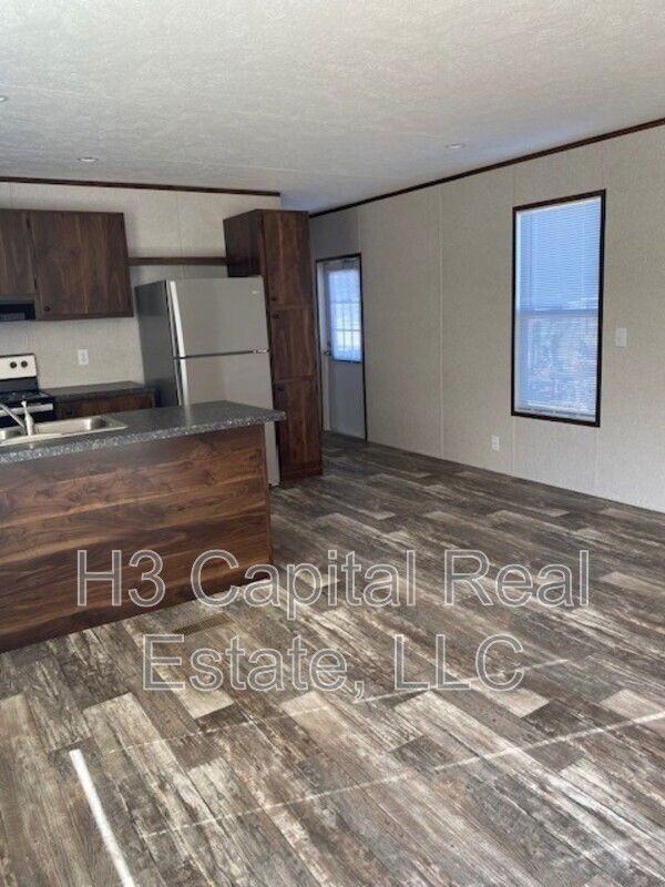 524 Chickadee St - Photo 5 of 21