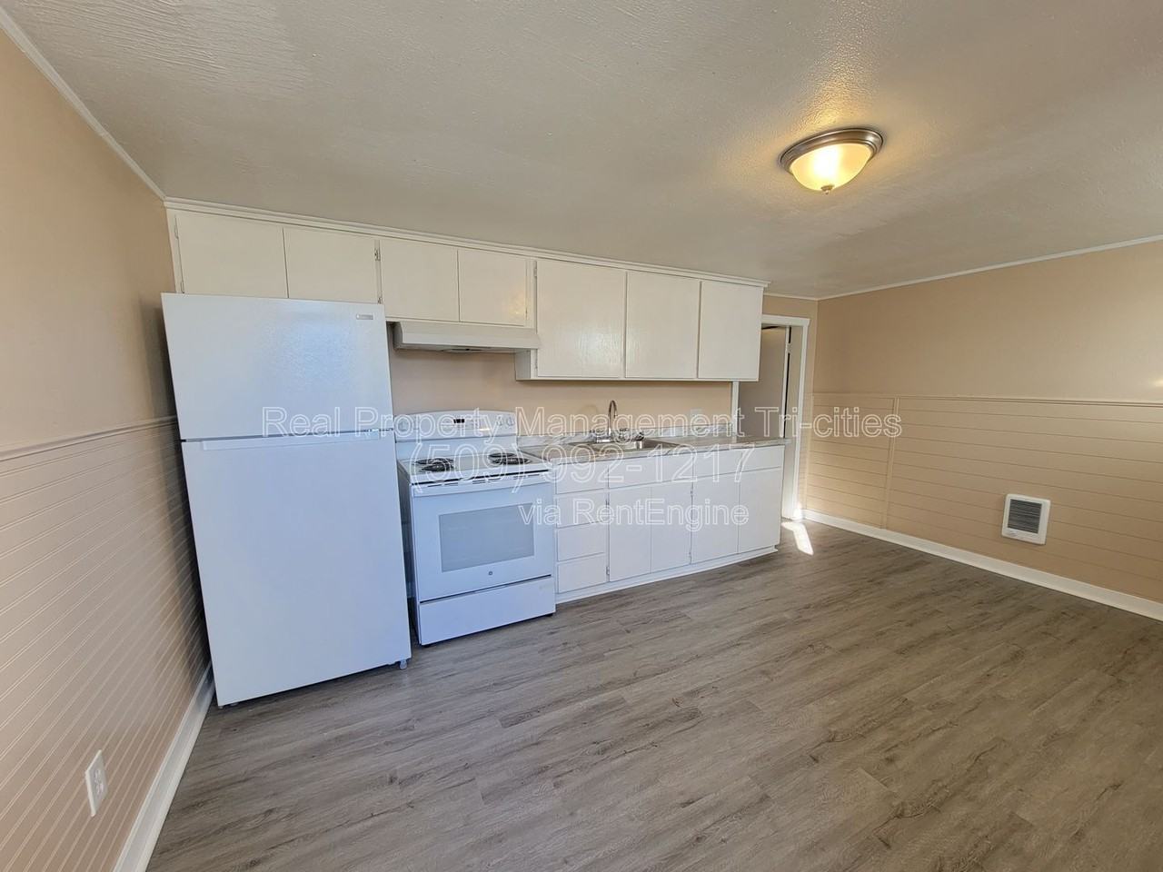 508 9th St #4 - Photo 2 of 12