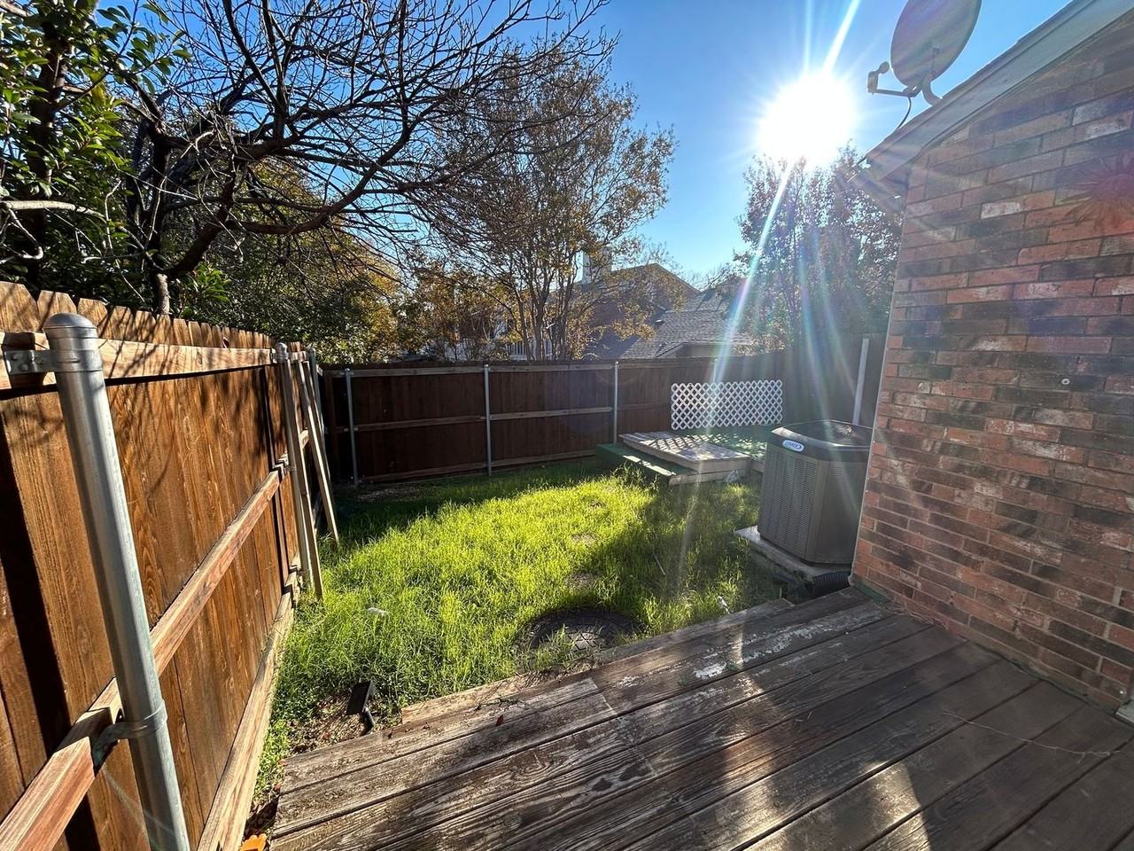 2272 Jamestown Ln - Photo 3 of 16