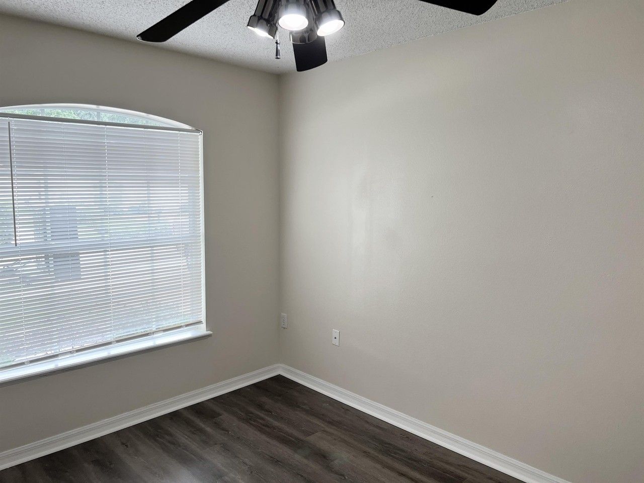 6580 Gentle Oaks Dr N - Photo 2 of 44