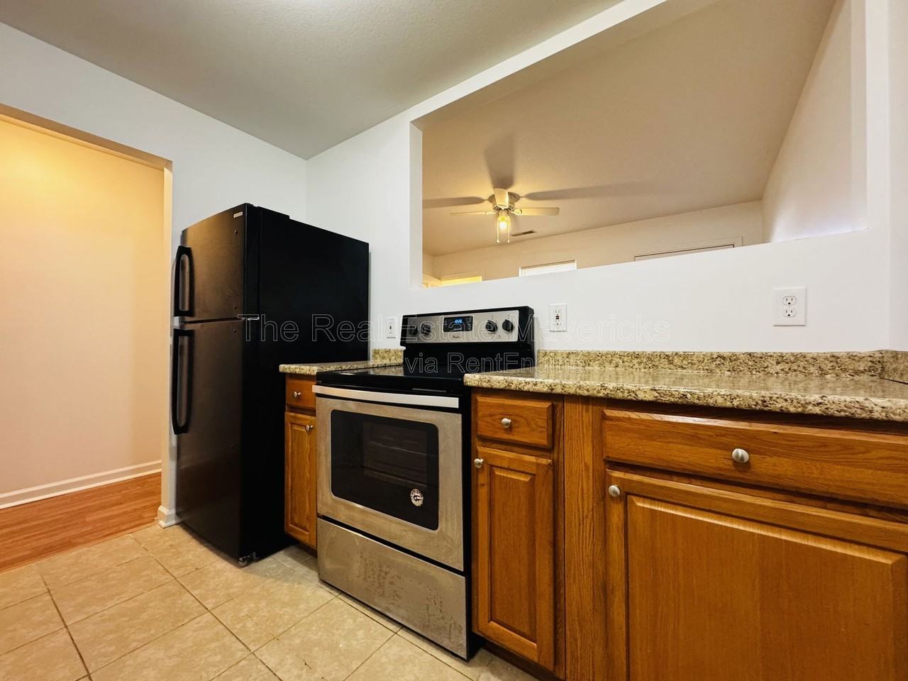 4621 Kirkland Ave - Photo 2 of 10