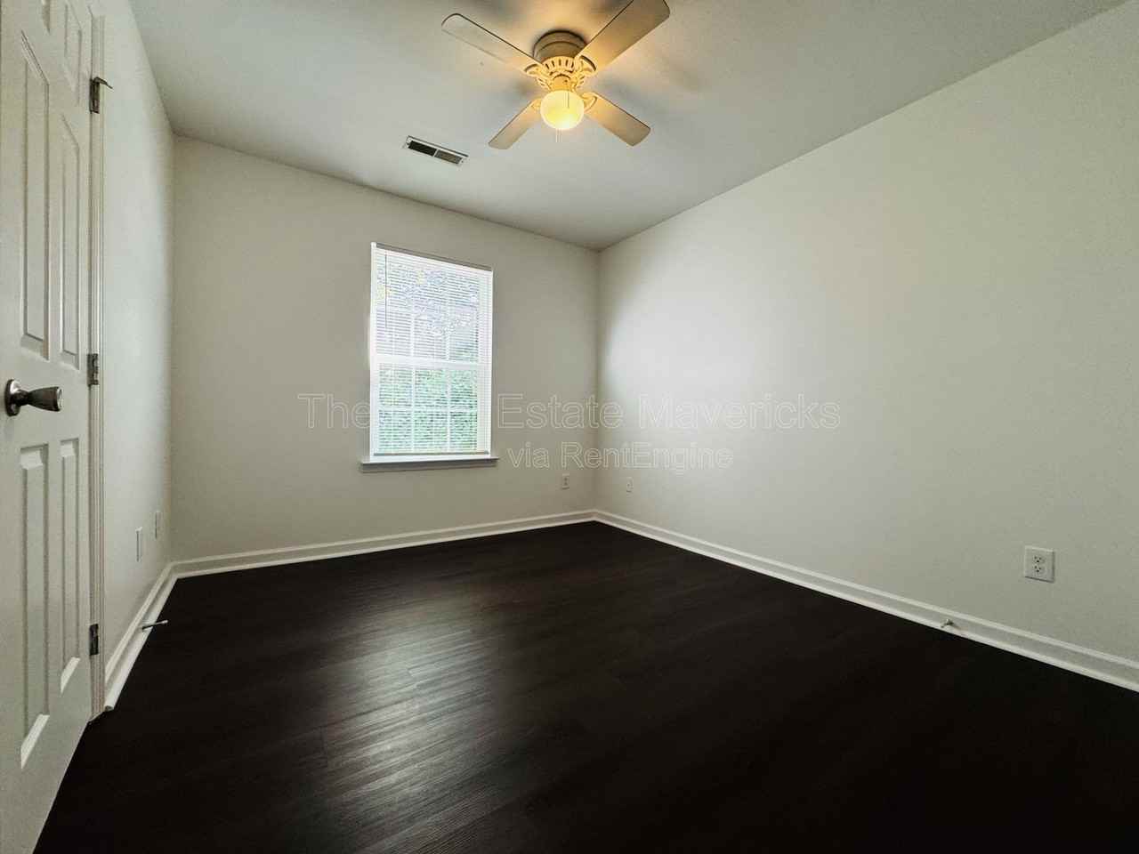 4621 Kirkland Ave - Photo 7 of 10