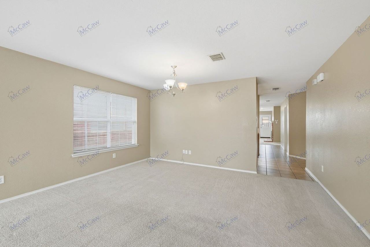 9220 Monument Ct - Photo 7 of 31